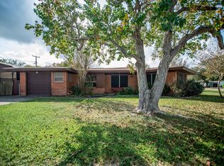 218 Burnet St, Port Lavaca, TX 77979