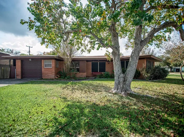 218 Burnet St, Port Lavaca, TX 77979