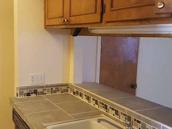 2nd image of 1009 Laurelwood Dr APT B