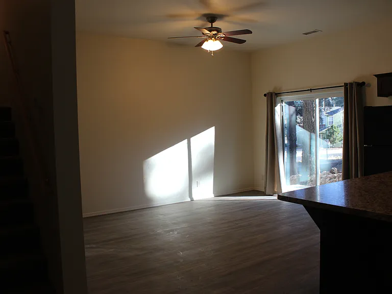 livingroom/ common area