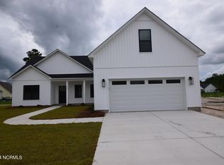 115 Warbler Dr, New Bern, NC 28560