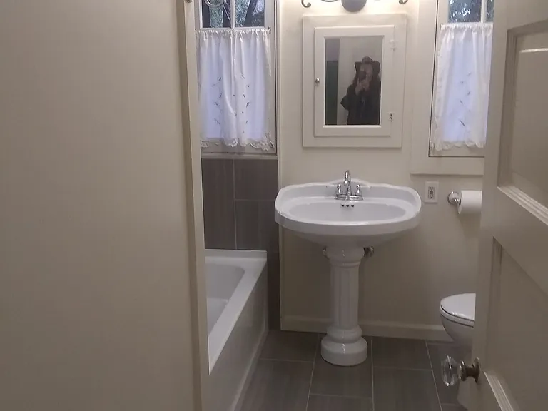 AIRY BATHROOM