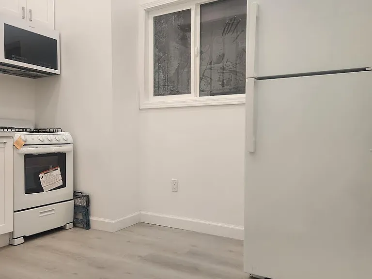 1750 Mission St #10 — Photo 12