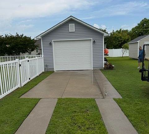 3rd image of 504 Professional Park Drive