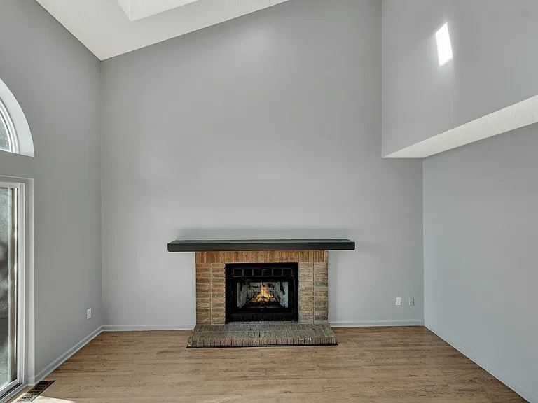 4440 Bramble Ln — Photo 2