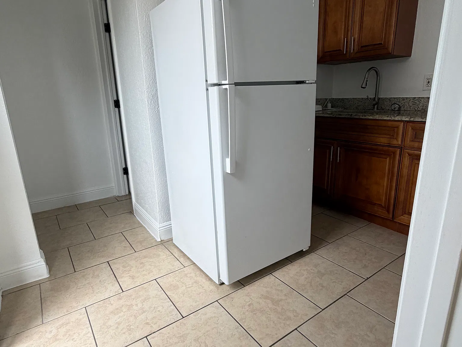 1 bed, 600 sqft, $800 — Photo 2