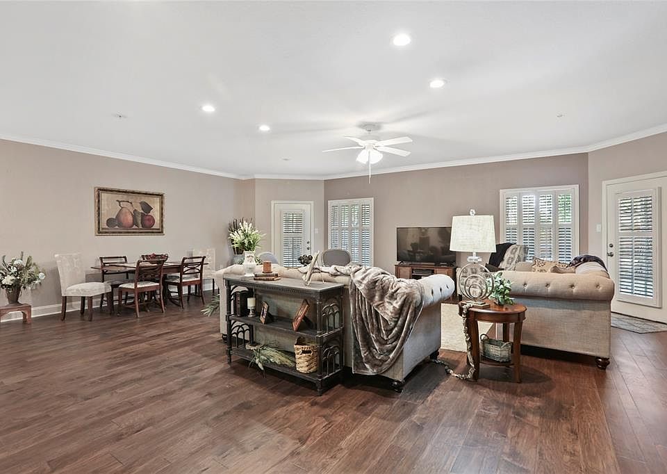 Kingwood Village Estates Condominiums 2803 Kings Crossing Dr Kingwood