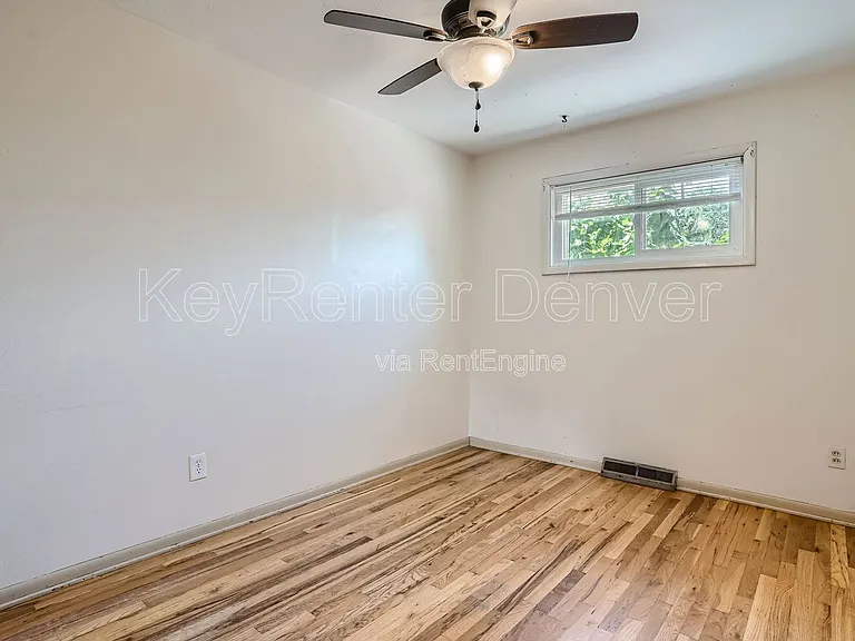 403 S Owens St — Photo 7