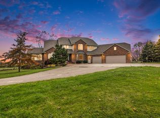 17717 56th Ave, Coopersville, MI 49404