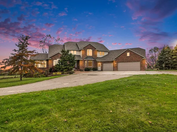 17717 56th Ave, Coopersville, MI 49404