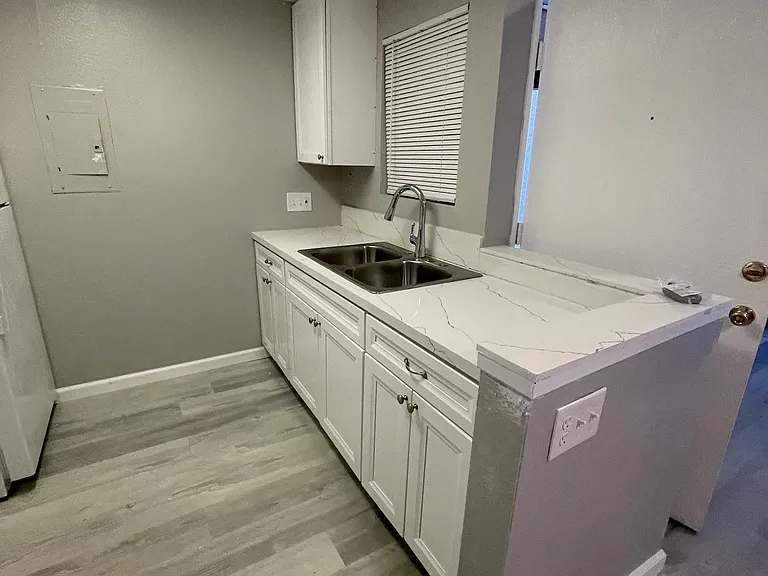 851 W San Ysidro Blvd #1 — Photo 4
