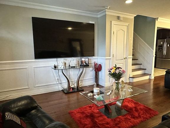3rd image of 1515 Sweetman Ave
