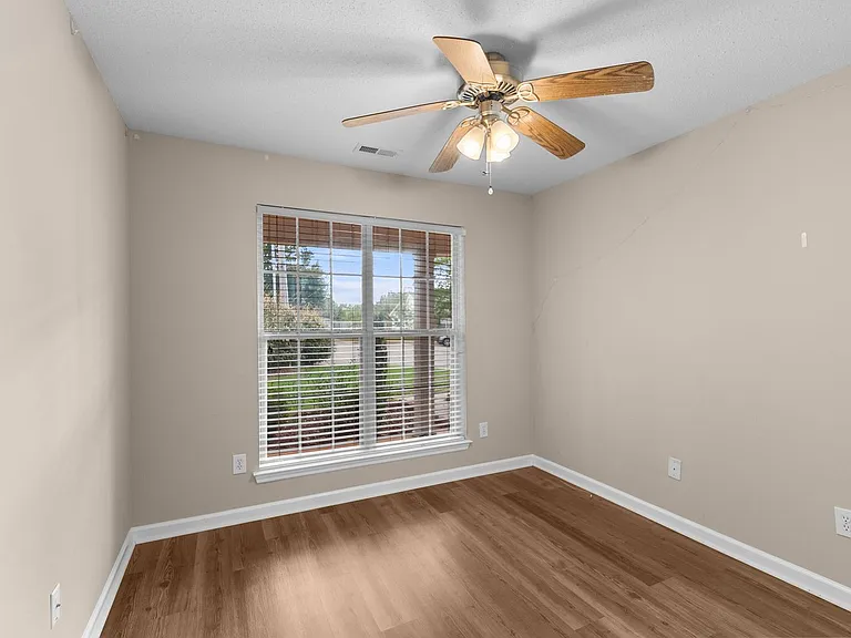 165 Brass Oak Dr — Photo 32
