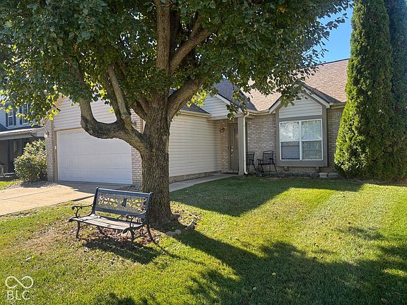 3rd image of 6650 Crestwell Ln