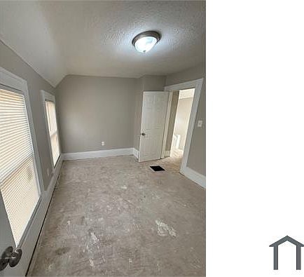 4th image of 10515 Hathaway Ave