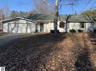 1551 E 46th Rd, Cadillac, MI 49601