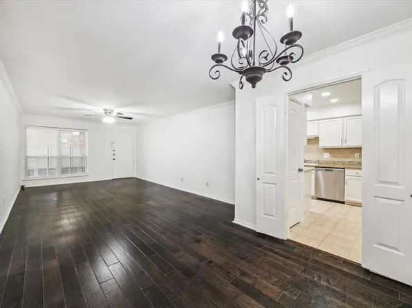 353 N Post Oak Ln APT 627, Houston, TX 77024