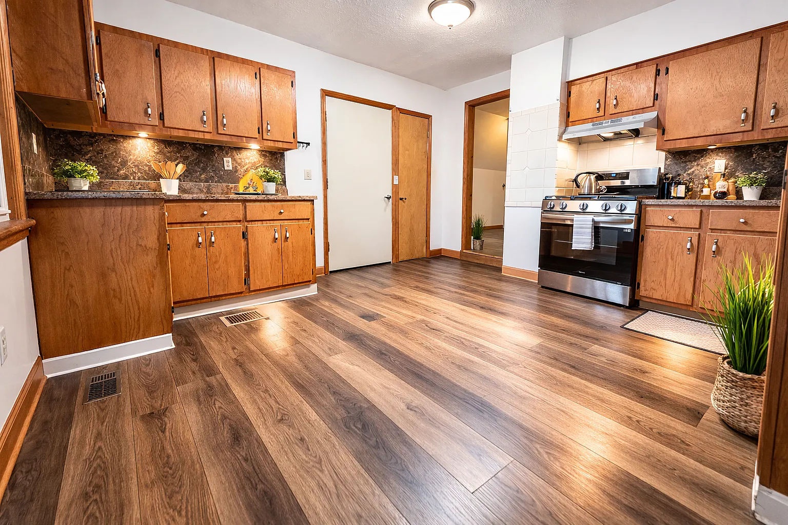 3 bed, 1443 sqft, $1,045 — Photo 1