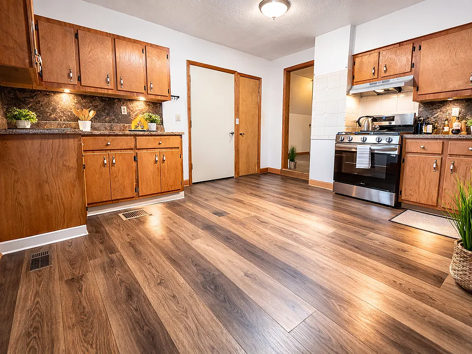 3521 Walton Ave #UP