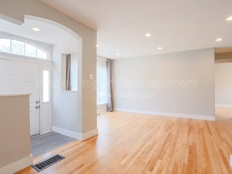 1939 Verbena St — Photo 33