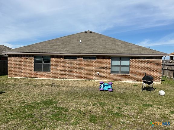 5th image of 3205 Dannen Ct #A-b