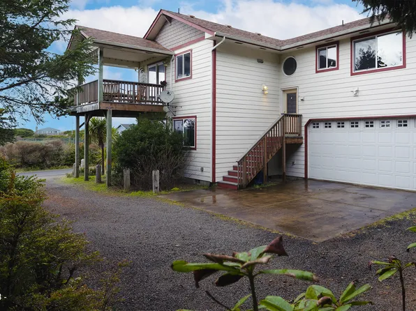 1905 NW Parker Ave, Waldport, OR 97394