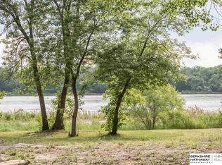 9900 S 252nd St, Waterloo, NE 68069