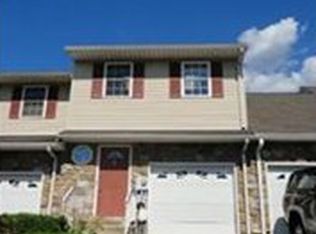 17 Saratoga Ct, Easton, PA 18040