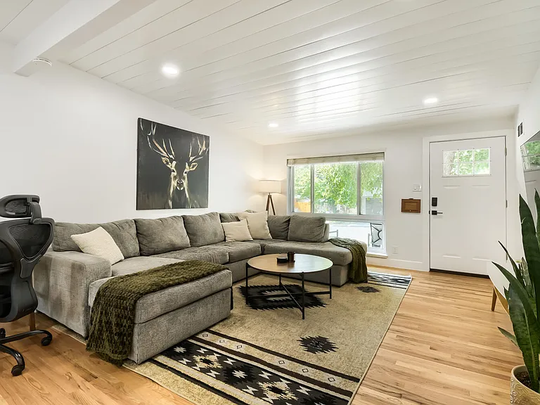 8620 Alta Vista Dr — Photo 3