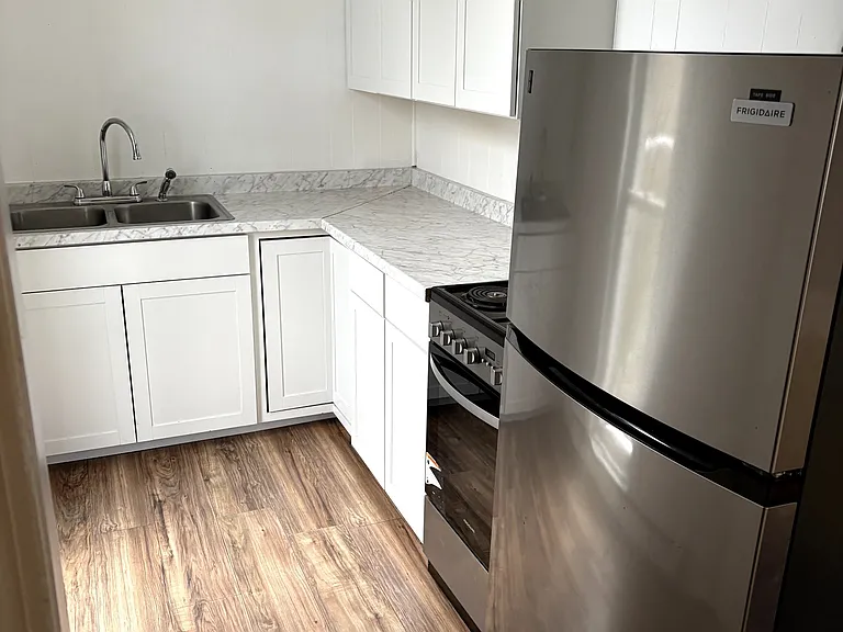 119 Cedar St #8 — Photo 1