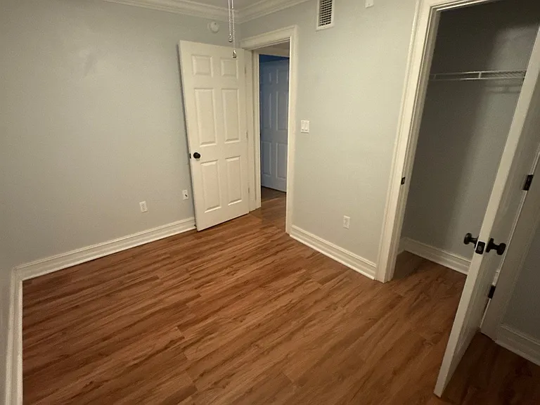 La Mediterranean Apartments — Photo 7