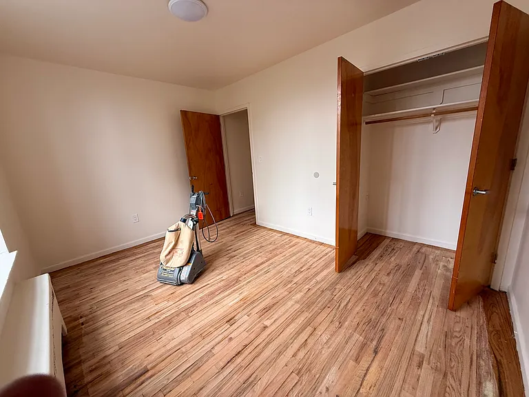 1288 Hoe Ave #3B — Photo 4