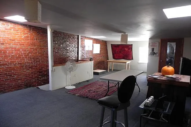 Studio, 300 sqft, $700 — Photo 2