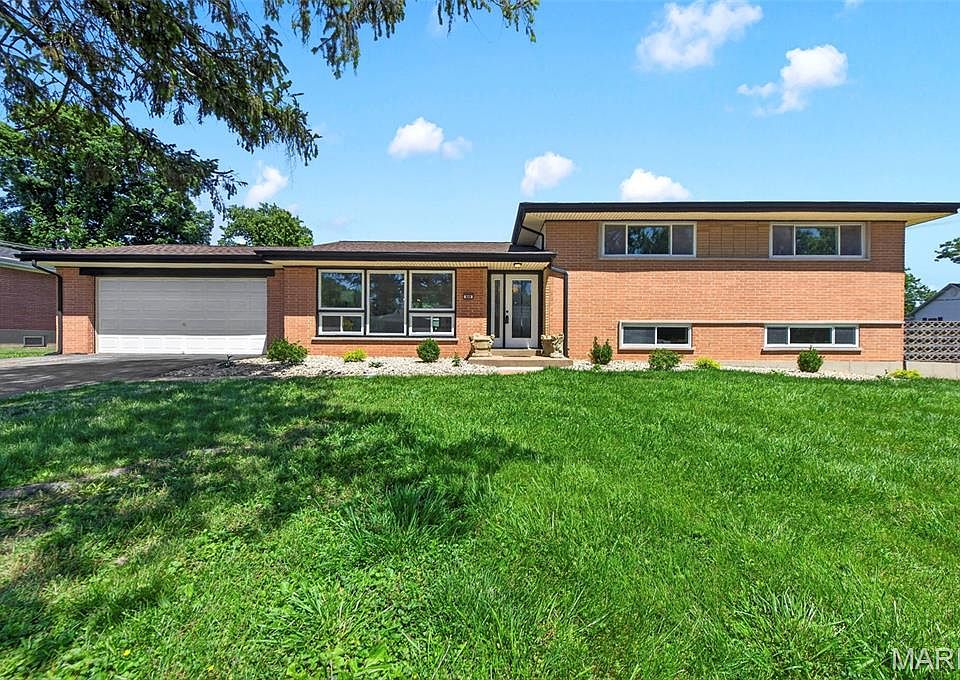 1st image of 800 Charlesgate Dr