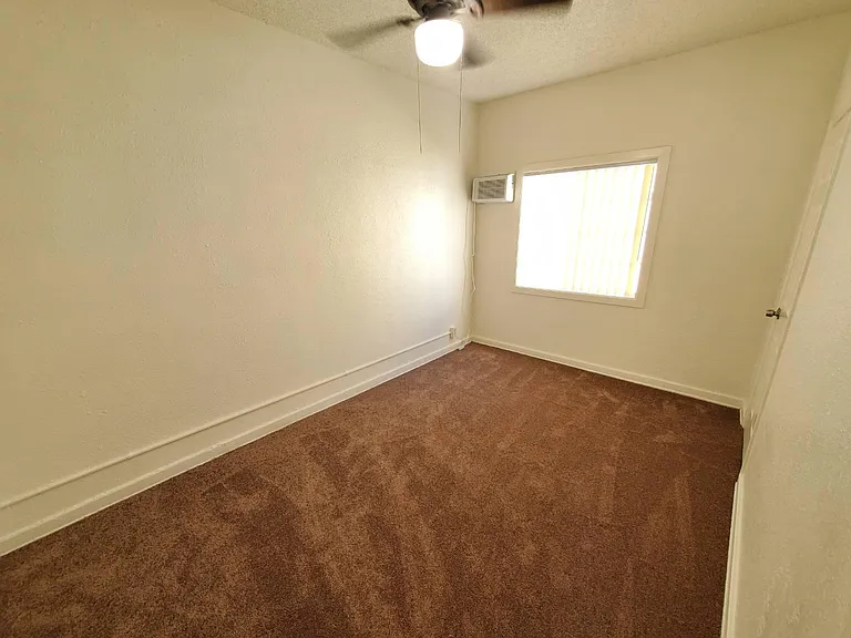 1124 Huntington Dr #H — Photo 14