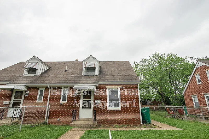 809 Winston Dr
