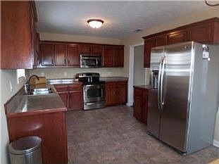 3rd image of 3488 Oak Creek Dr