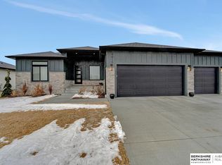 9015 Rock River Rd, Lincoln, NE 68520