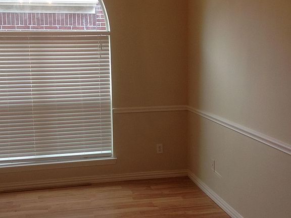 5th image of 706 Dogwood Dr