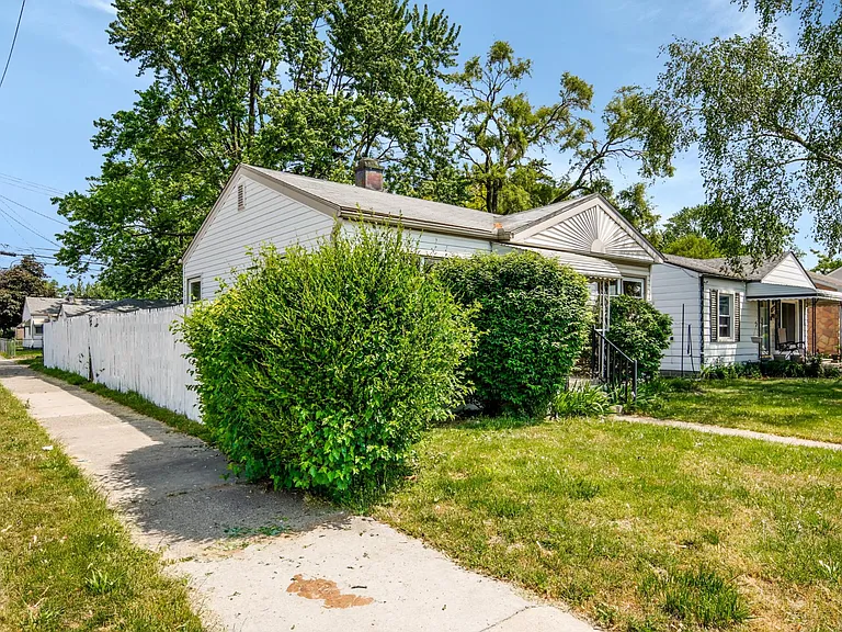 7003 Continental Ave — Photo 5