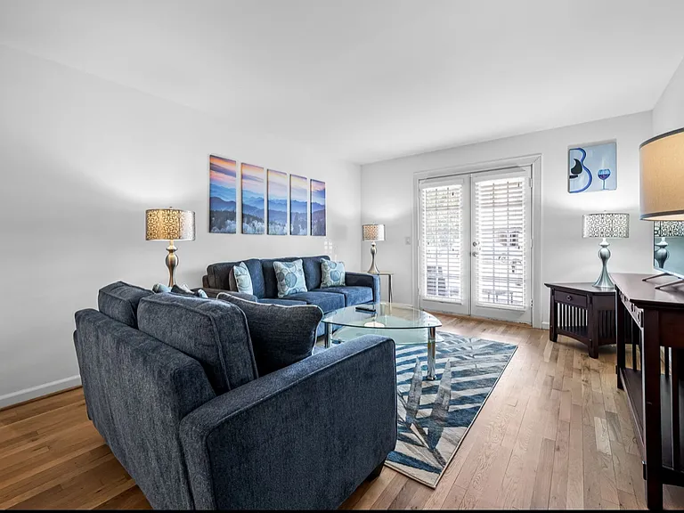 2905 Burch Ave #3 — Photo 4