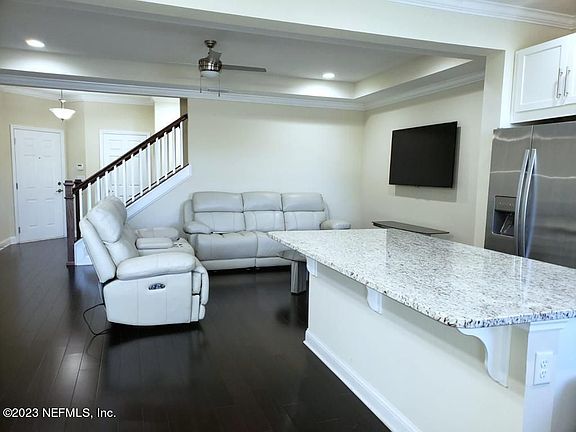 4th image of 120 Nelson Ln