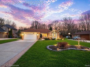 38310 Westchester Rd, Sterling Heights, MI