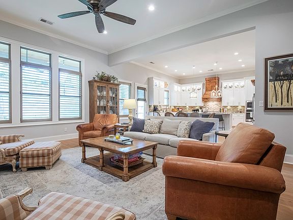 5th image of 226 Persimmon Ln