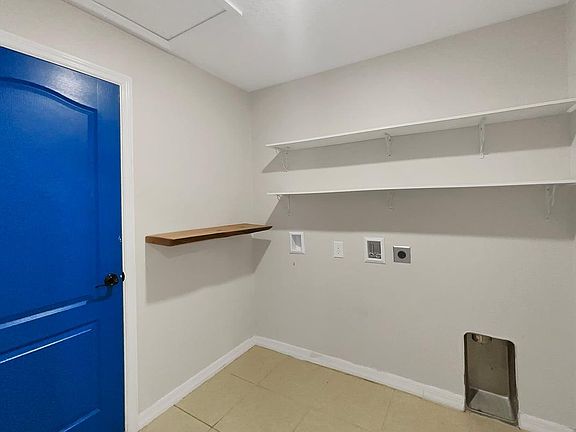 5th image of 2121 Peyto Way