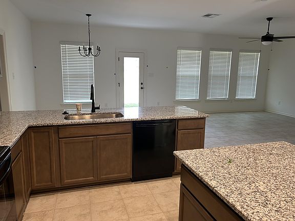 3rd image of 20425 Ridgelake Rd