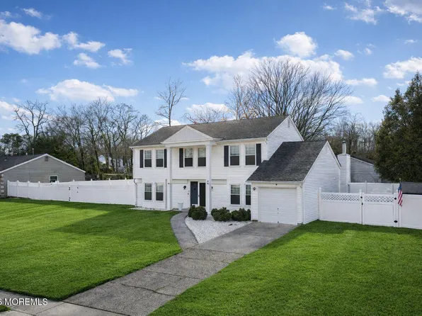 2 Sahara Court, Toms River, NJ 08753