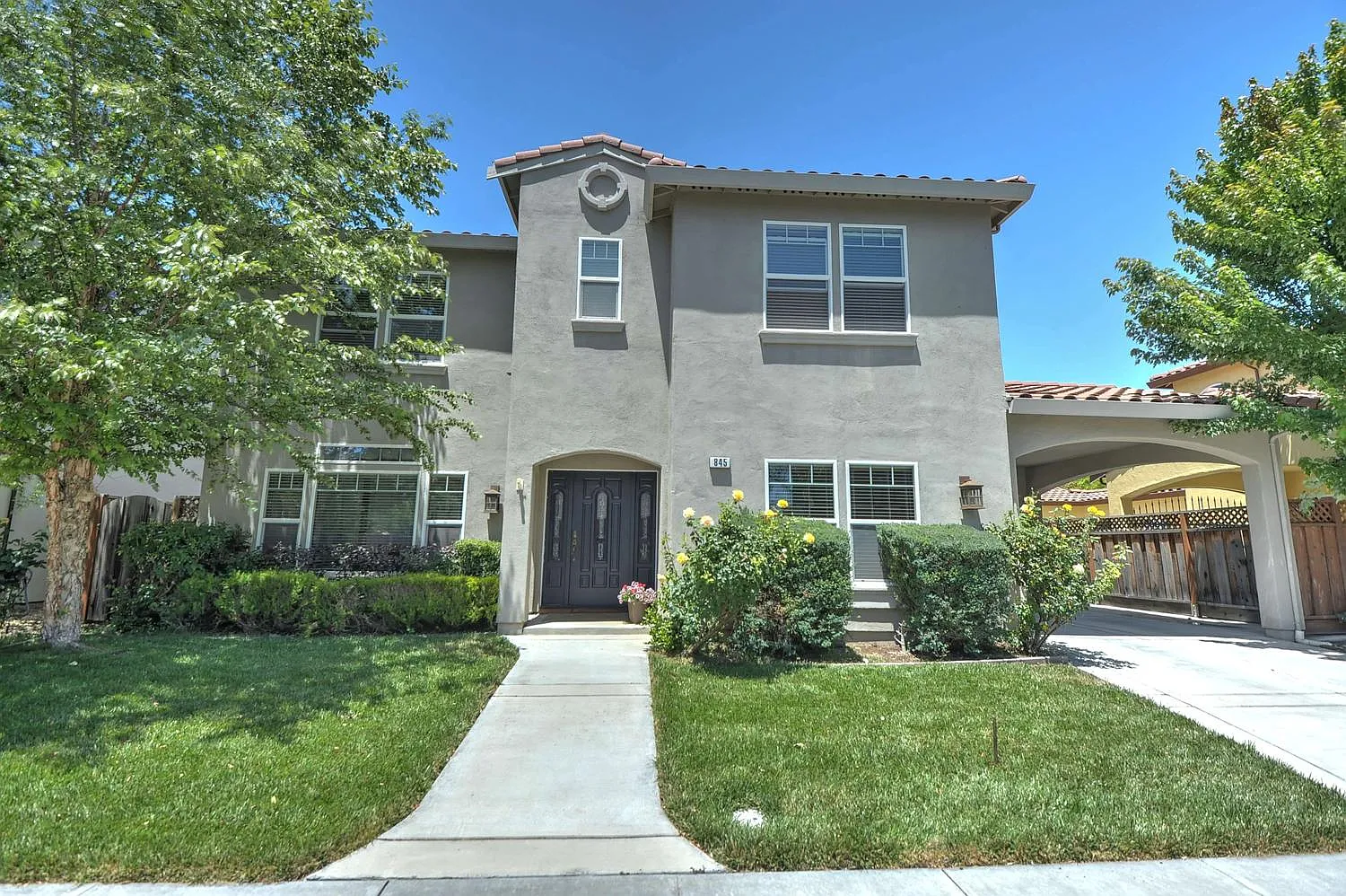 845 Cabrillo Ct photo 1