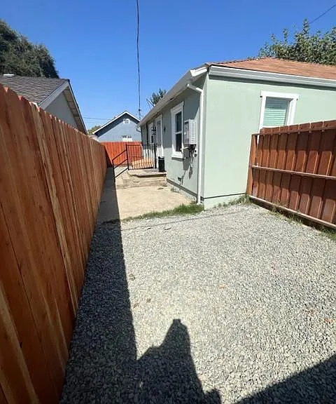 916 Poplar Ave — Photo 22