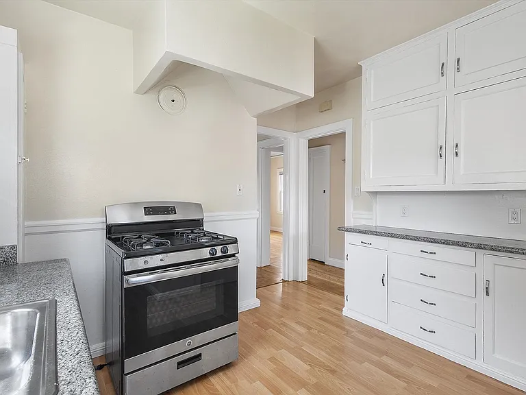731 Central Ave — Photo 8